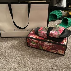 Gucci slides Size 8 Brand New